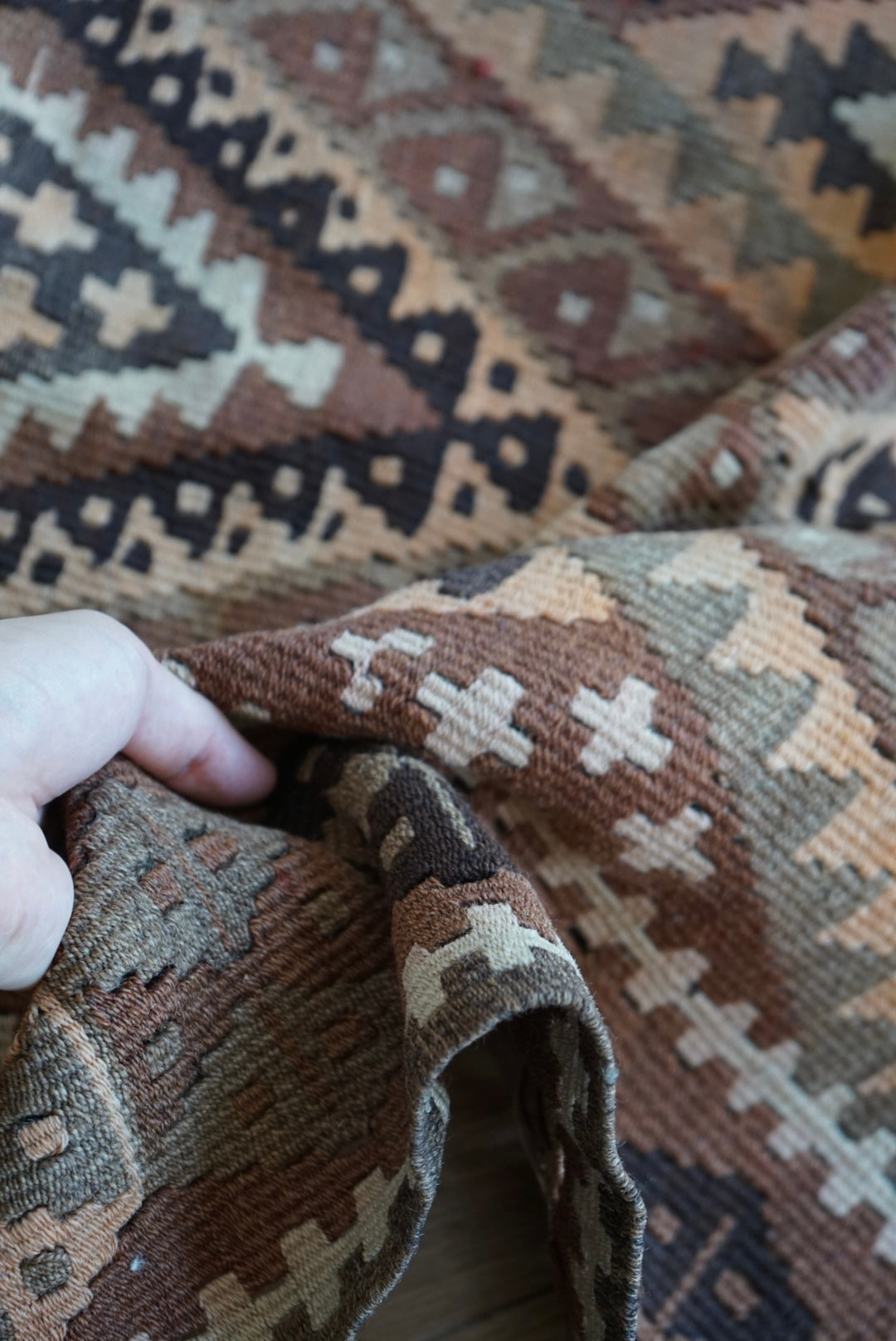 Türkiye Old Kilim Anatoria Tribal Design Brown 1960年代 132 × 79 cm No.TR25550 / 国内送料無料・羊毛手織りキリム