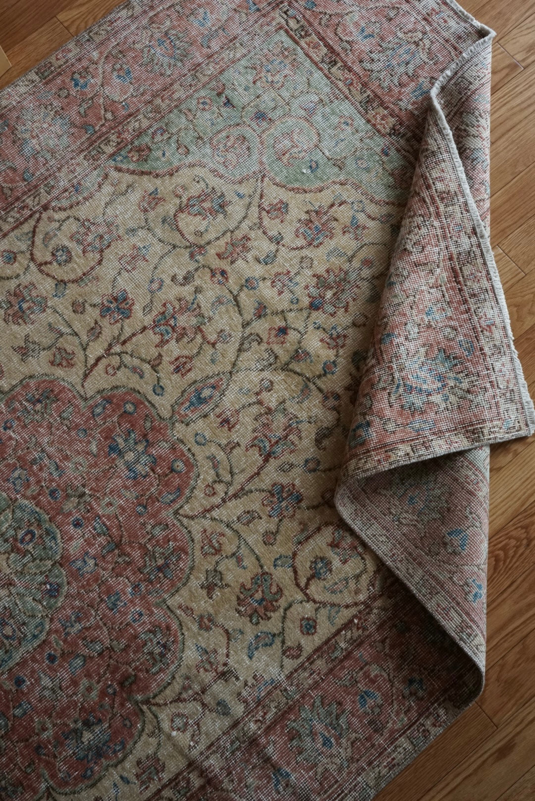 Türkiye Old Isparta Beige , Red , Green Medallion 1960年代 244 × 142 cm No.TR25455