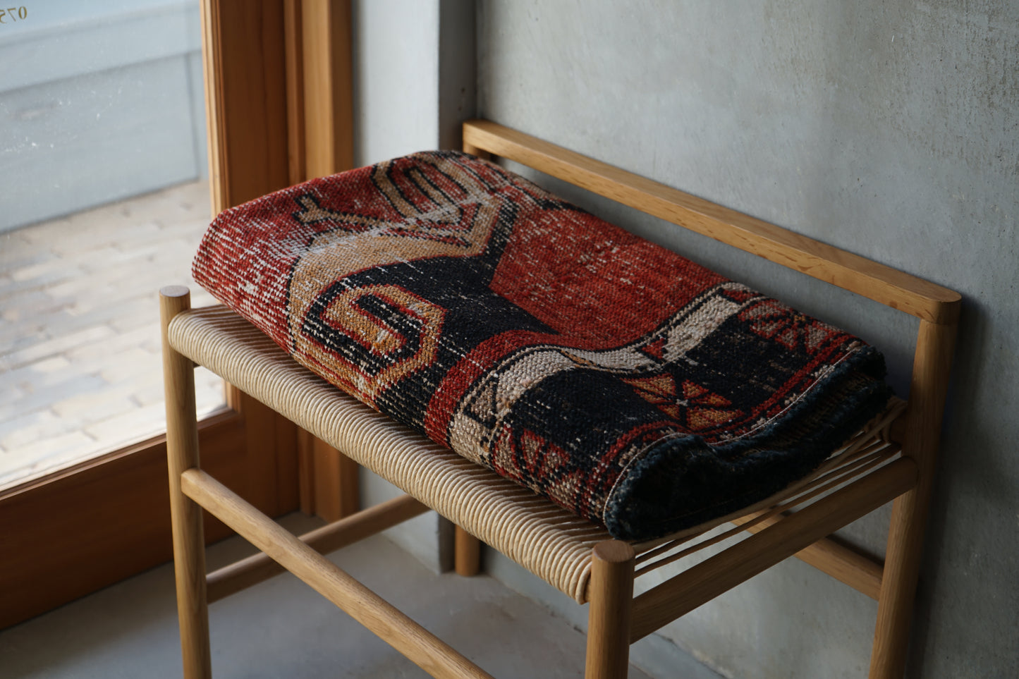 Türkiye Old Oushak Red Small Size 1970年代 103.5 × 102.5 cm No.TR25222