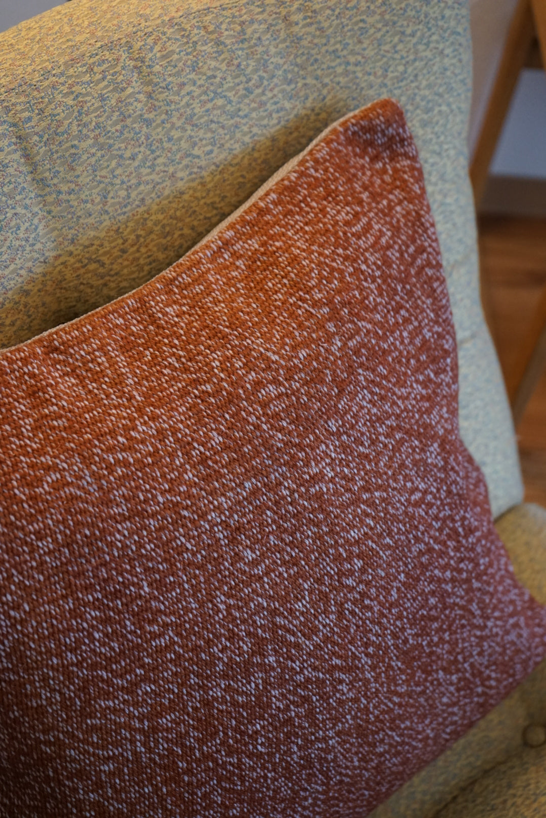 Türkiye Old Kilim Cushion Cover Brick Red 44 × 44 cm No.TR25571 / 送料無料・羊毛手織りキリム