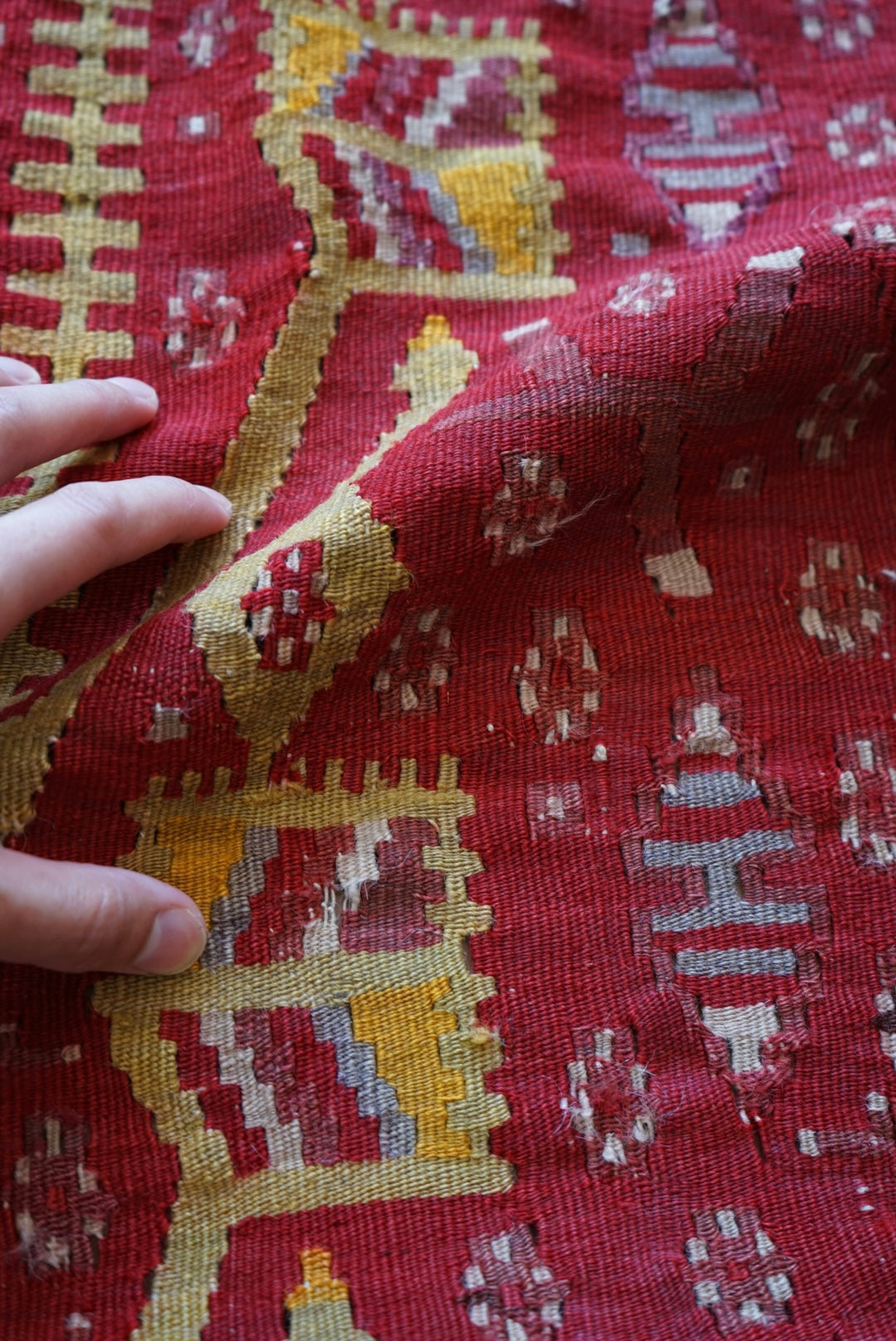 店頭販売 Tribal rug Türkiye Old Anatoria Kilim Tapestry Red , Yellow " Tree of life " 1960年代 111 × 53 cm No.TR25565 / 国内送料無料・羊毛手織りキリム