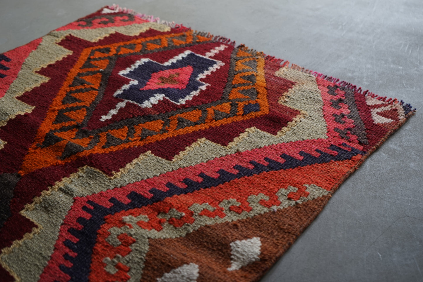 Türkiye Old Kilim Mix Color 98 × 79 cm No.TR25308