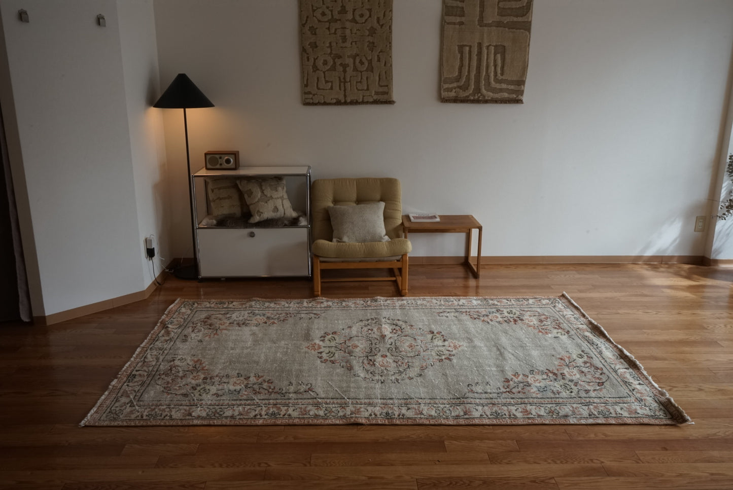 Türkiye Old Isparta Sage Green Flower Medallion 1970年代 248 × 148.5 cm No.TR25511 / 国内送料無料・羊毛手織り絨毯