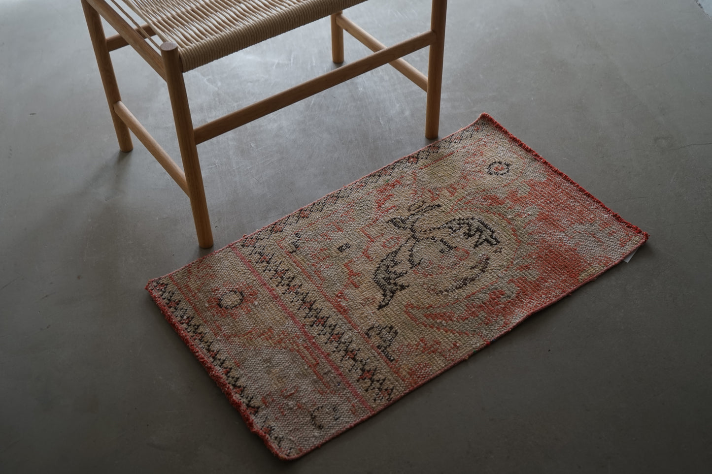 TURKEY VINTAGE SMALL FLORAL RUG 85 × 49 cm No.TR25171