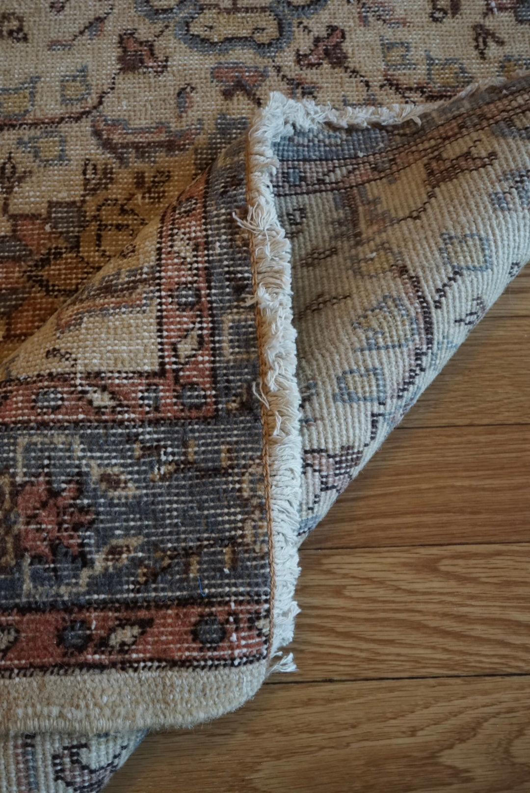 Türkiye Old Isparta Beige , Glay , Botanical 1970年代 176 × 119 cm No.TR25453