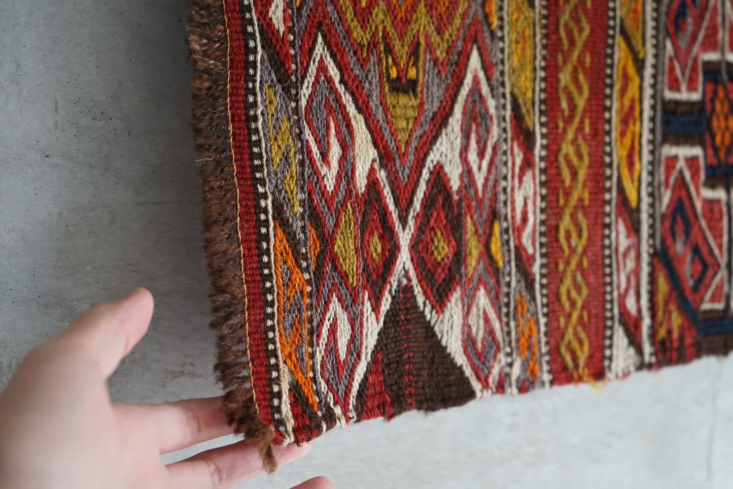 EASTERN TURKEY VINTAGE KURDISTAN KILIM 1965-1970年代 92 × 81 cm