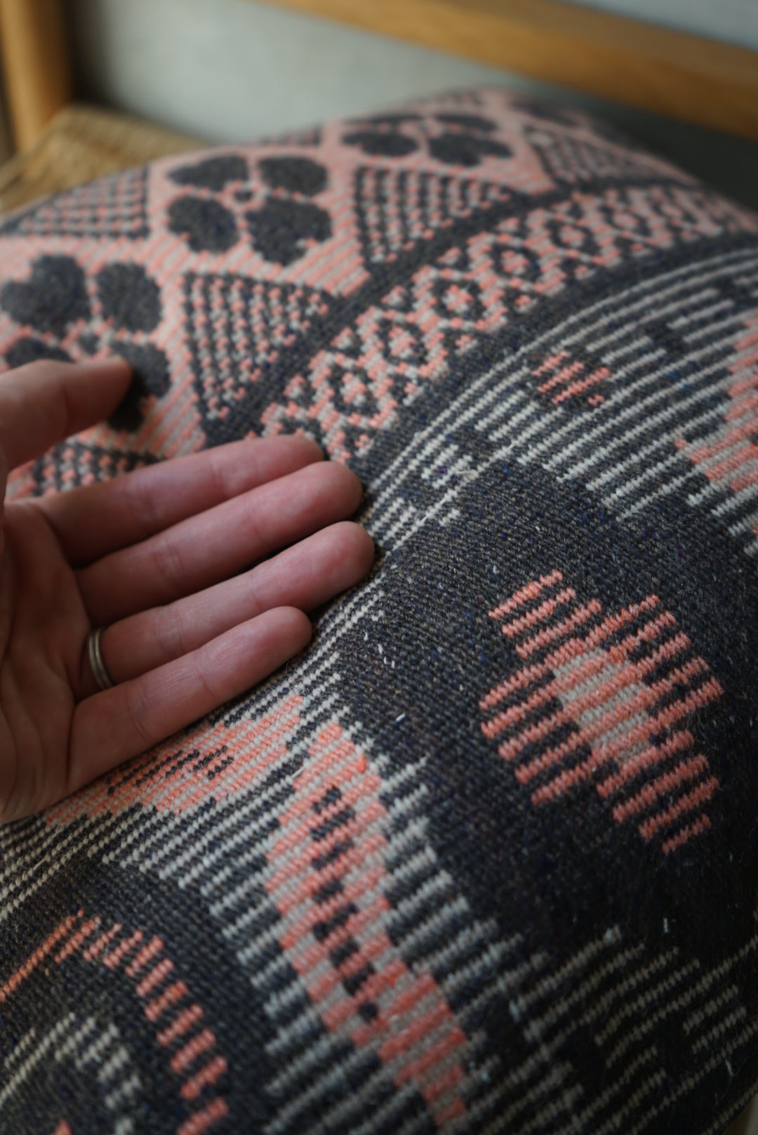 Türkiye Old Kilim Cushion Cover Pink 40 × 40 cm No.TR25326