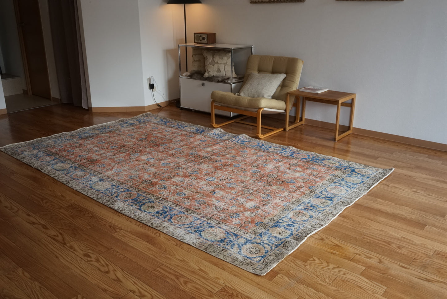 Türkiye Old Isparta Scarlet , Blue 1970年代 271.5 × 164 cm No.TR25507 / 国内送料無料・羊毛手織り絨毯