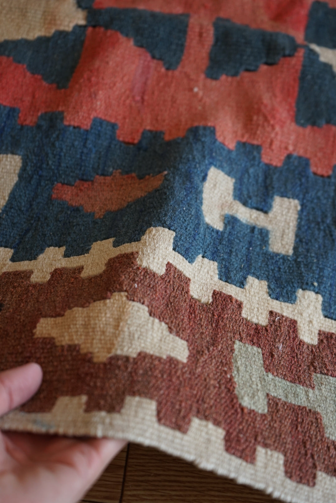 Türkiye Old Kilim Anatoria Tribal Design Blue , Brown , Red 1980年代 145 × 92.5 cm No.TR25549 / 国内送料無料・羊毛手織りキリム