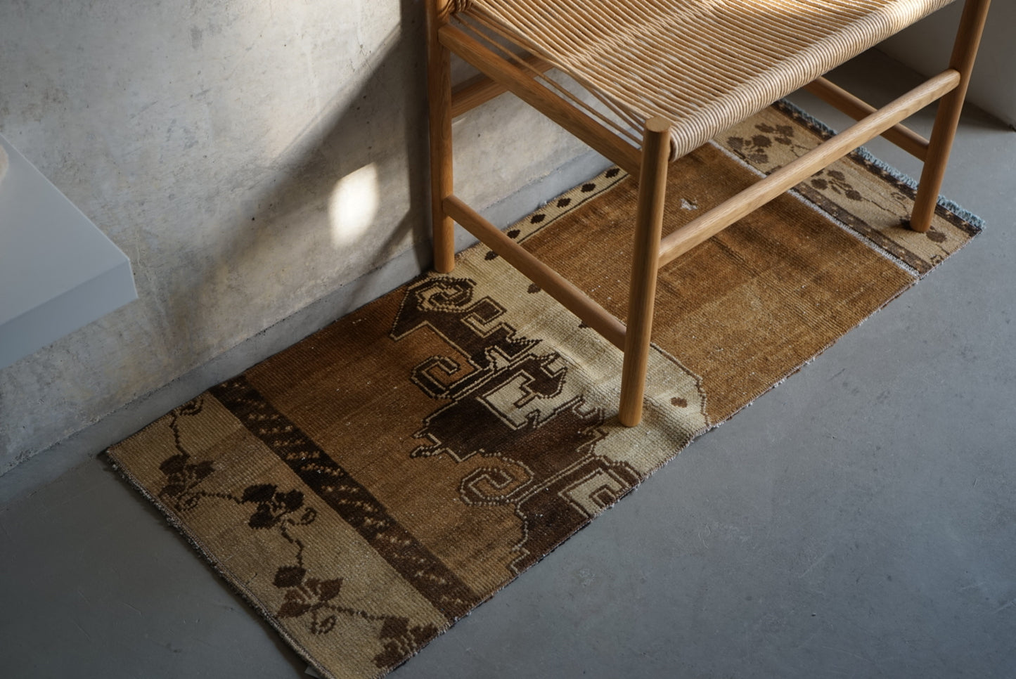 Türkiye Old Isparta Milk Coffee Color Small size 1980年代 115 × 47 cm No.TR25240