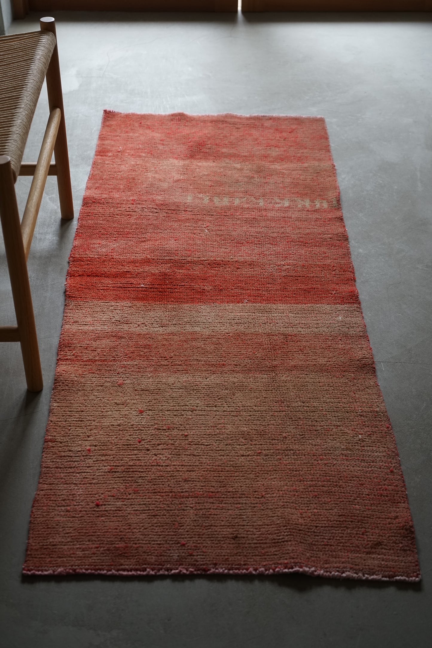 TURKEY OLD OUSHAK SALMON PINK RUNNER 1970年代 148 × 60 cm No.TR25204