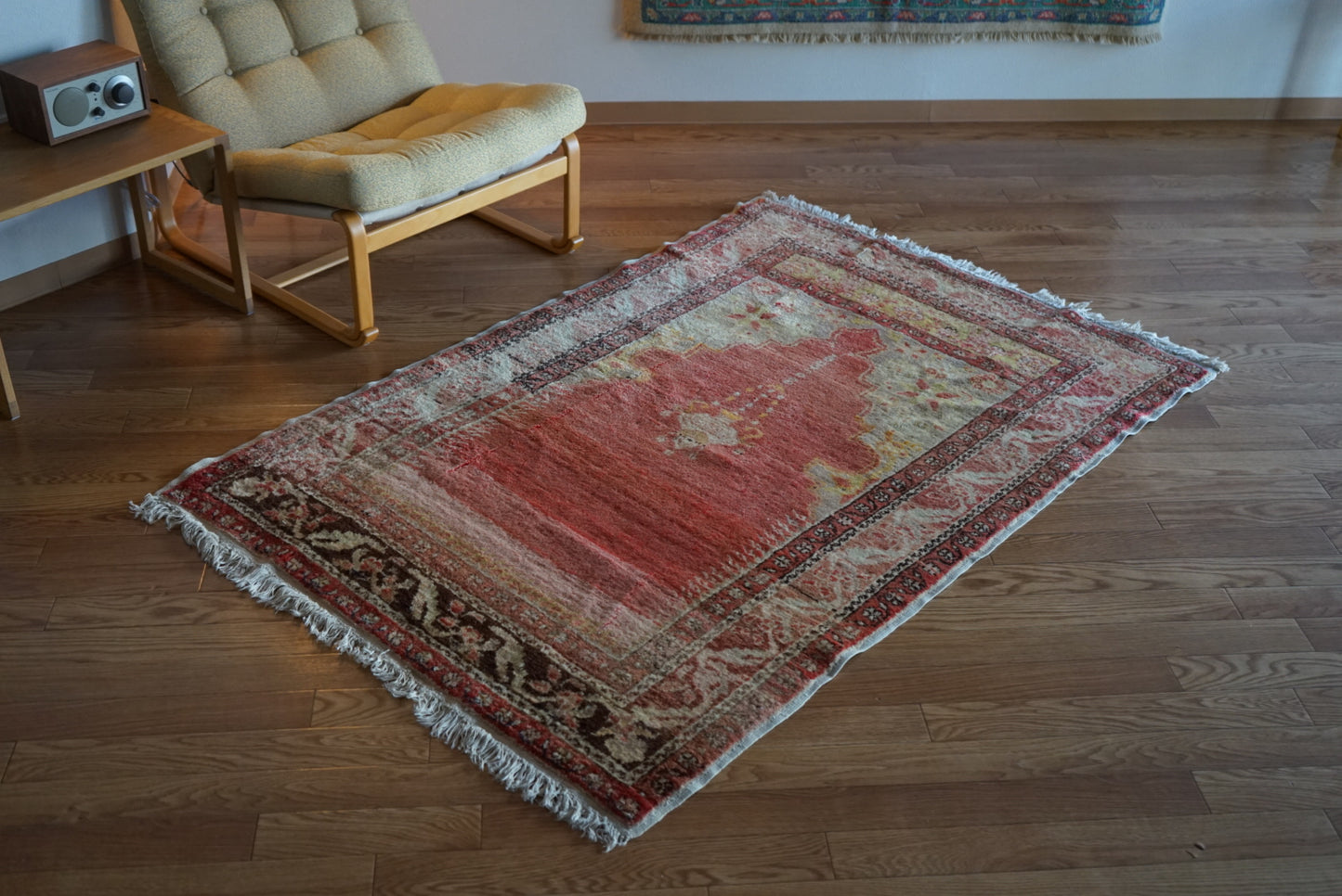 Tribal rug Türkiye Old Kayseri Prayer 1980年代 165 × 112 cm No.TR25535 / 国内送料無料・羊毛手織り絨毯