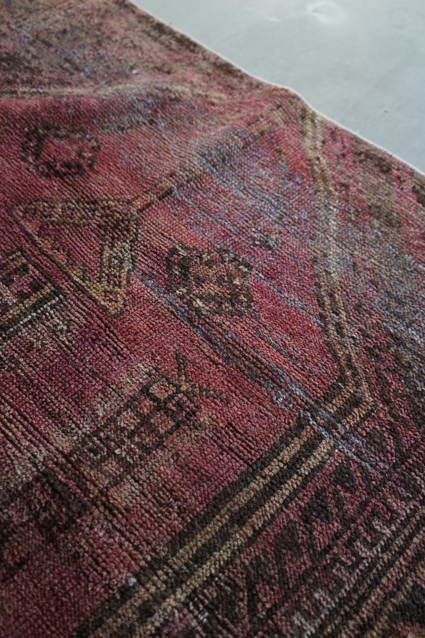 TURKEY OLD SHABBY PURPLE SMALL SIZE 1970年代 126 × 105 cm No.TR25216