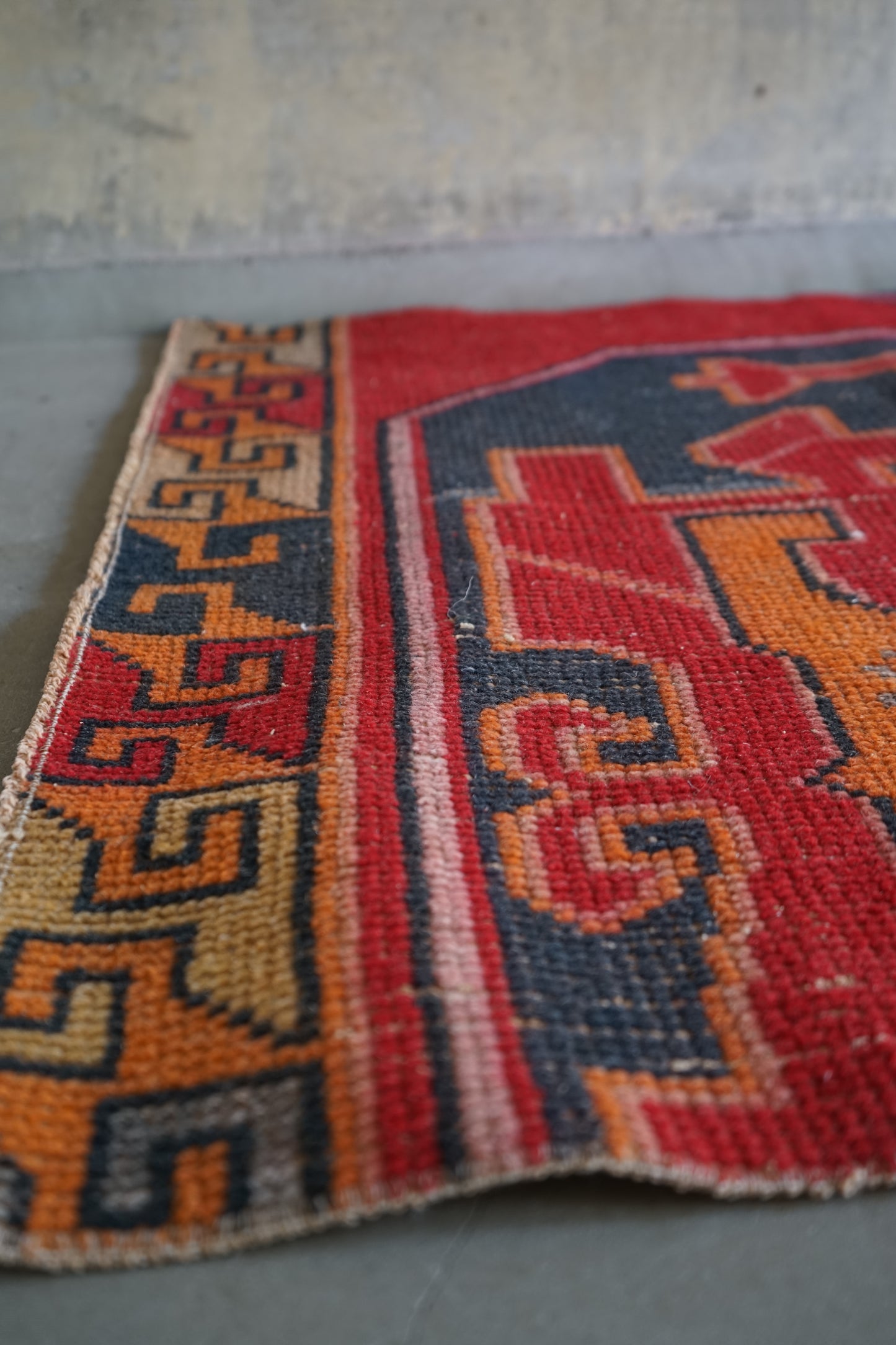 Türkiye Old Oushak Red Small Size 1970年代 120 × 75 cm No.TR25221