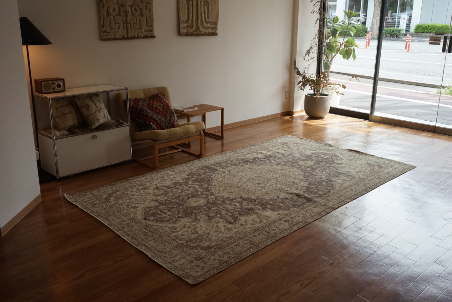 Türkiye Old Isparta Medallion Beige , Glay 1960年代 284 × 162 cm No.TR25493 / 国内送料無料