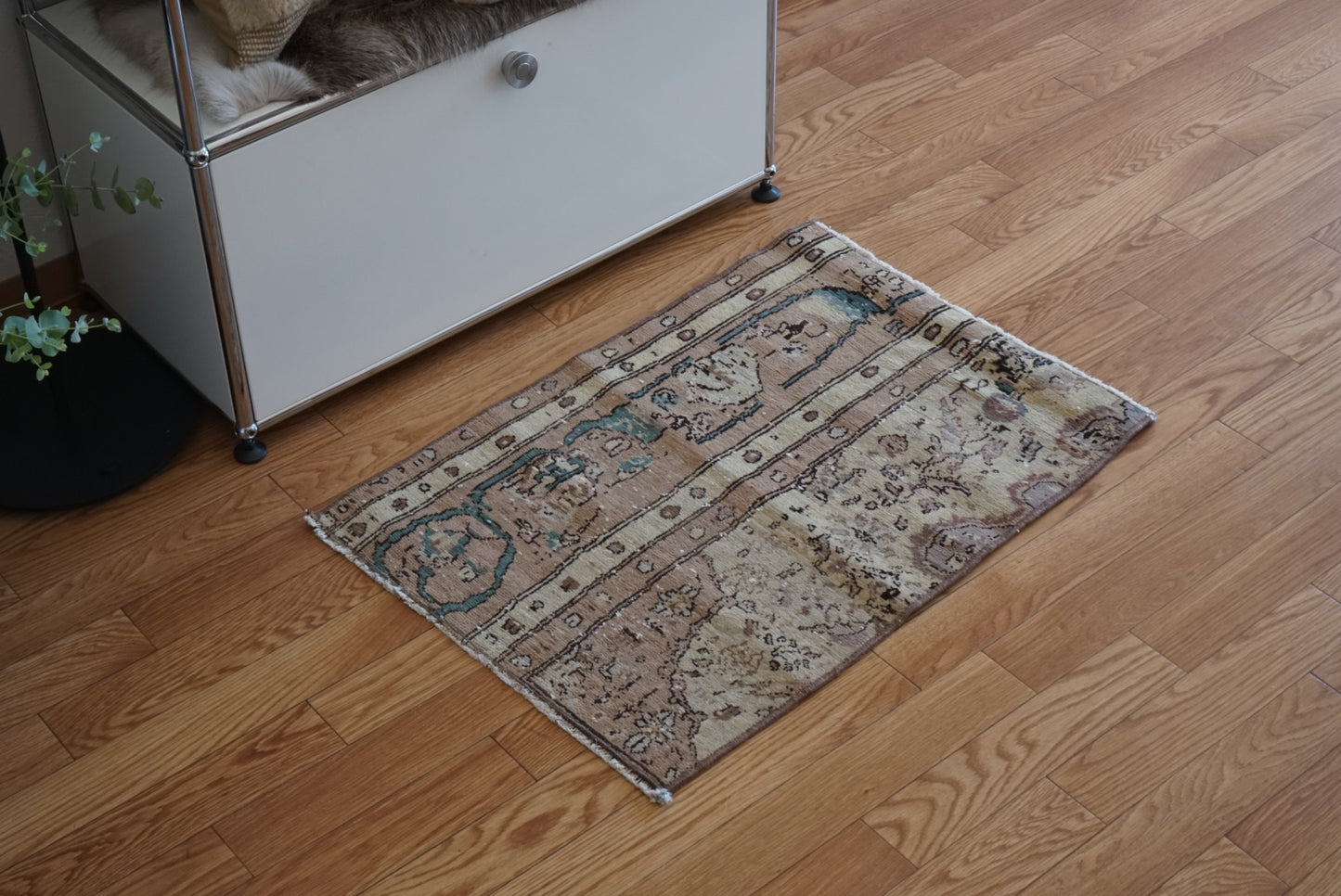 Türkiye Old Oushak Beige , Green Classical Design 1970年代 75 × 53 cm No.TR25468
