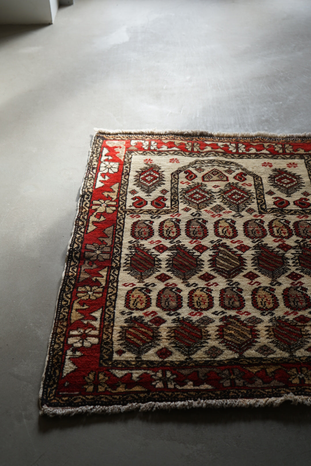 Türkiye Old Anatolia Kid's Prayer rug "Armond" 1960年代 92 × 78 cm No.TR25322