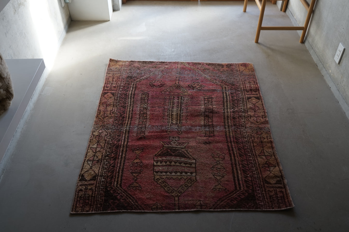 TURKEY OLD SHABBY PURPLE SMALL SIZE 1970年代 126 × 105 cm No.TR25216