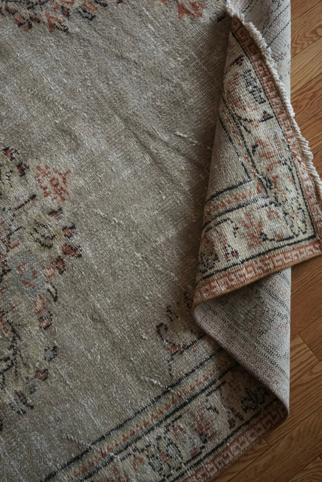 Türkiye Old Isparta Sage Green Flower Medallion 1970年代 248 × 148.5 cm No.TR25511 / 国内送料無料・羊毛手織り絨毯