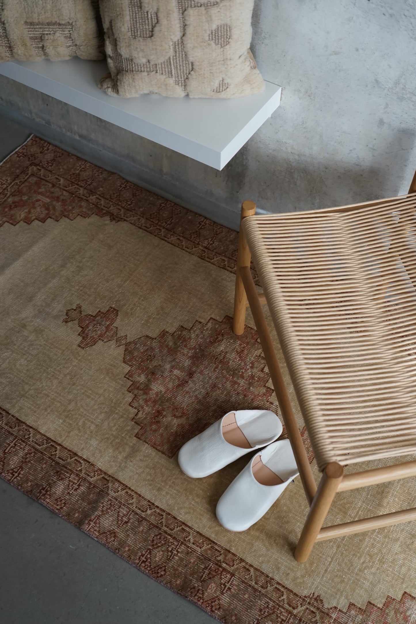 TURKEY OLD ISPARTA BEIGE MEDALION 1970年代 172 × 92 cm No.TR25200