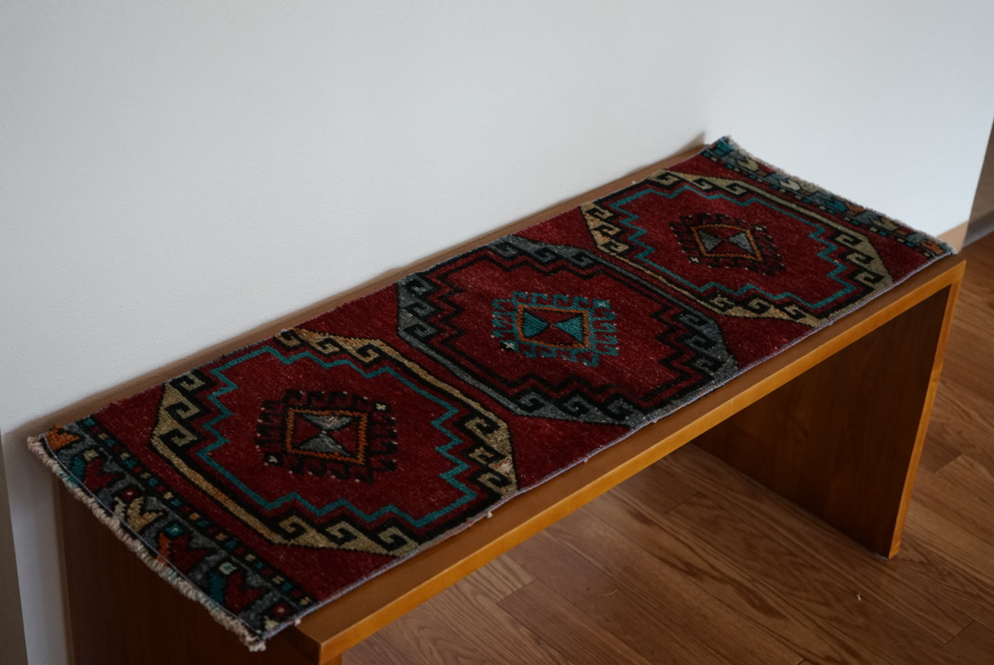 Türkiye Old Oushak Red , Turquoise Runner 1970年代 103 × 36 cm No.TR25542 / 国内送料無料・羊毛手織り絨毯