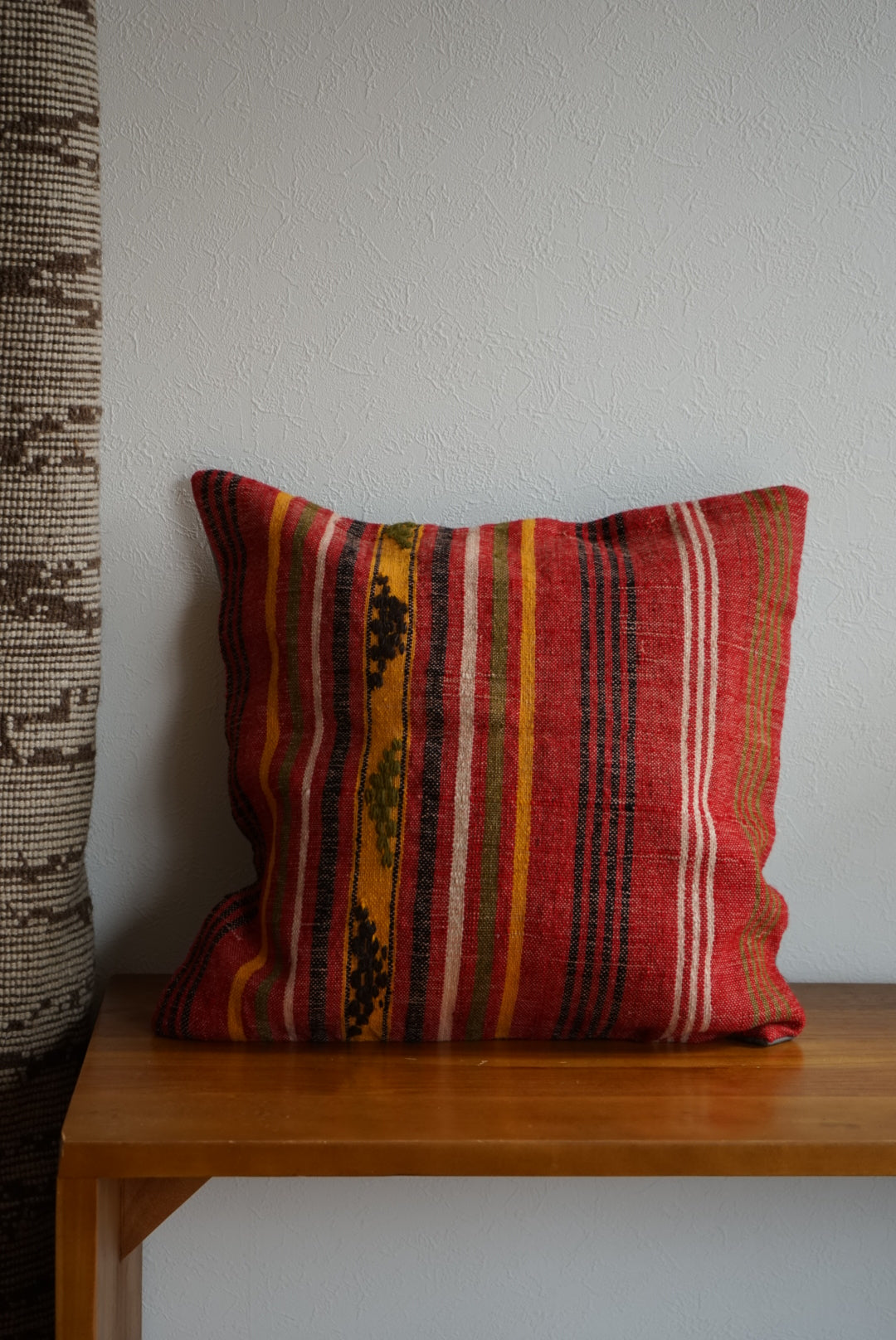Türkiye Old Kilim Cushion Cover Mix Color Stripe Tribal Design 45 × 45 cm No.TR25529 / 国内送料無料・羊毛手織りキリム
