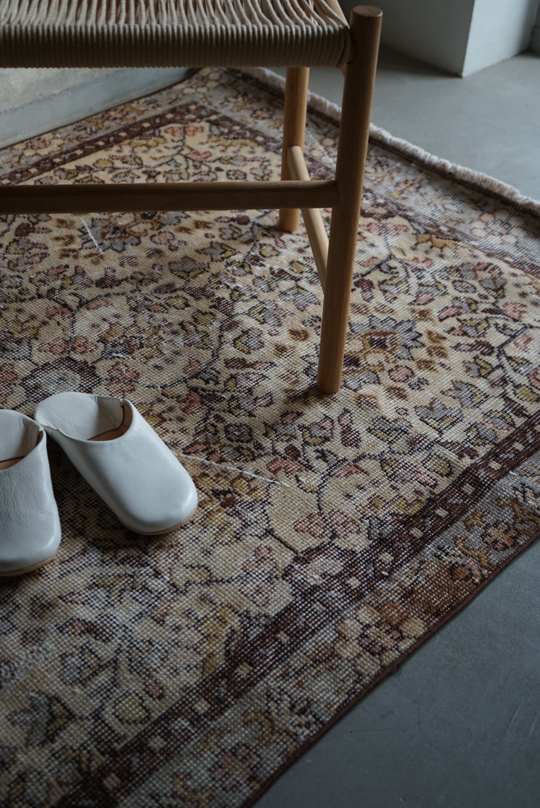 Türkiye Old Isparta Brown Floral 1970年代 204 × 107 cm No.TR25255