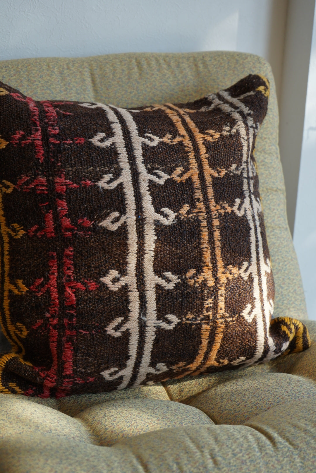 Türkiye Old Kilim Cushion Cover Brown Tribal Design 50 × 50 cm No.TR25555 / 送料無料・羊毛手織りキリム