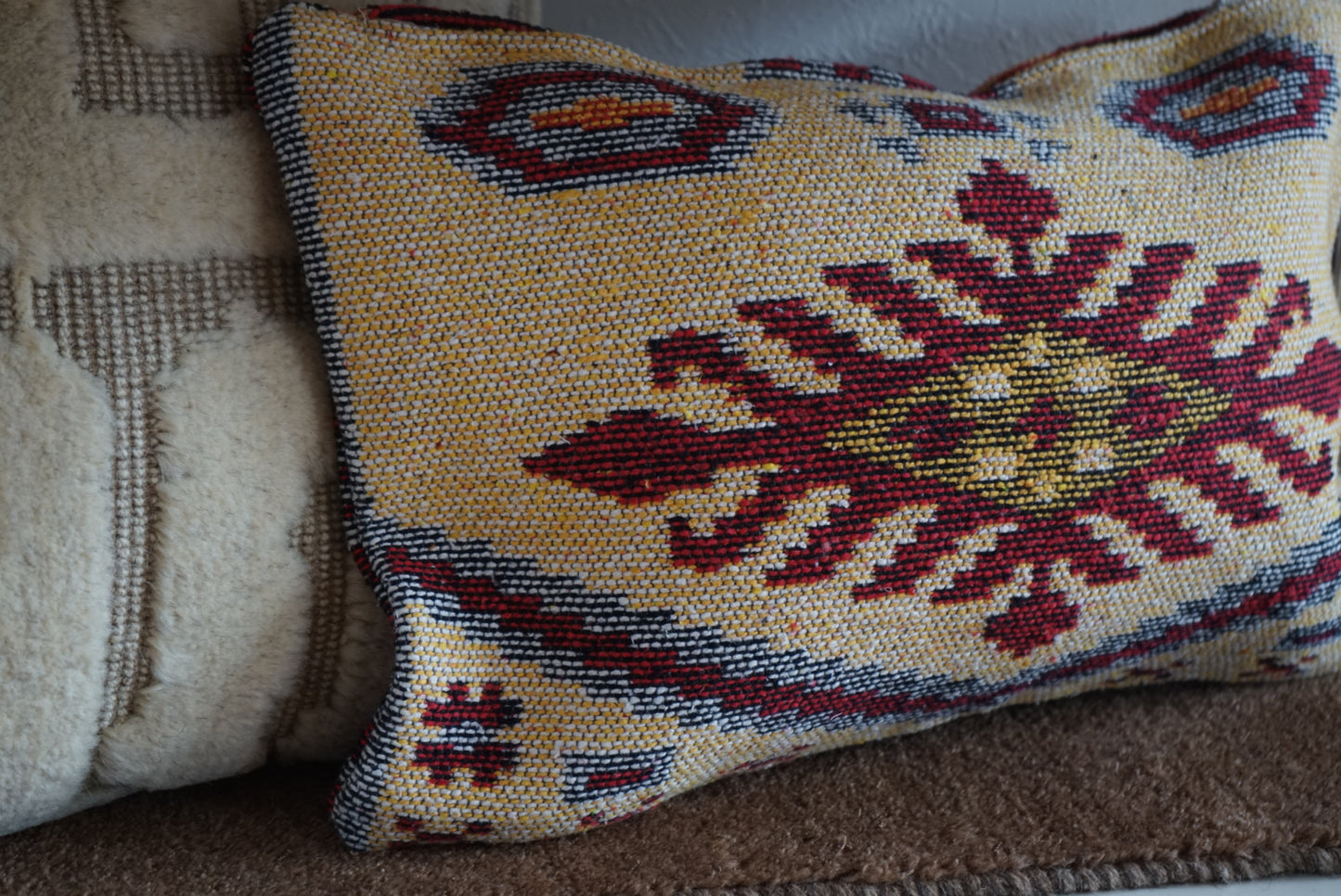 Türkiye Old Kilim Cushion Cover 表 Red / 裏 Yellow 49 × 39 cm No.TR25394