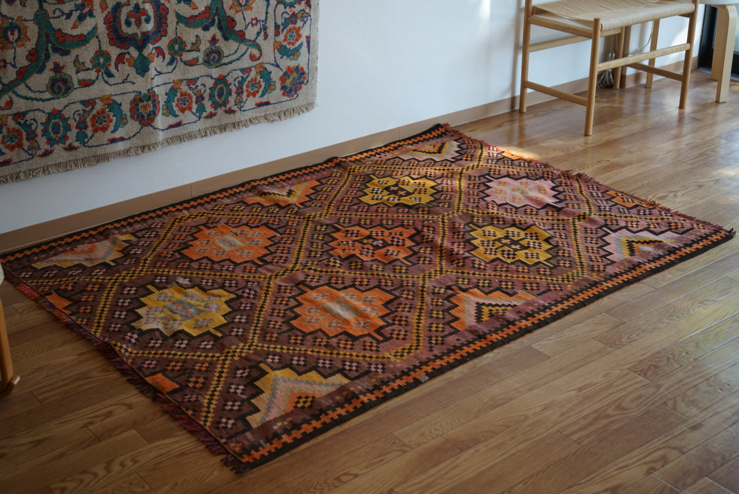 Türkiye Old Kilim Kars Tribal Design Purple 1970年代 180.5 × 135 cm No.TR25548 / 国内送料無料・羊毛手織りキリム