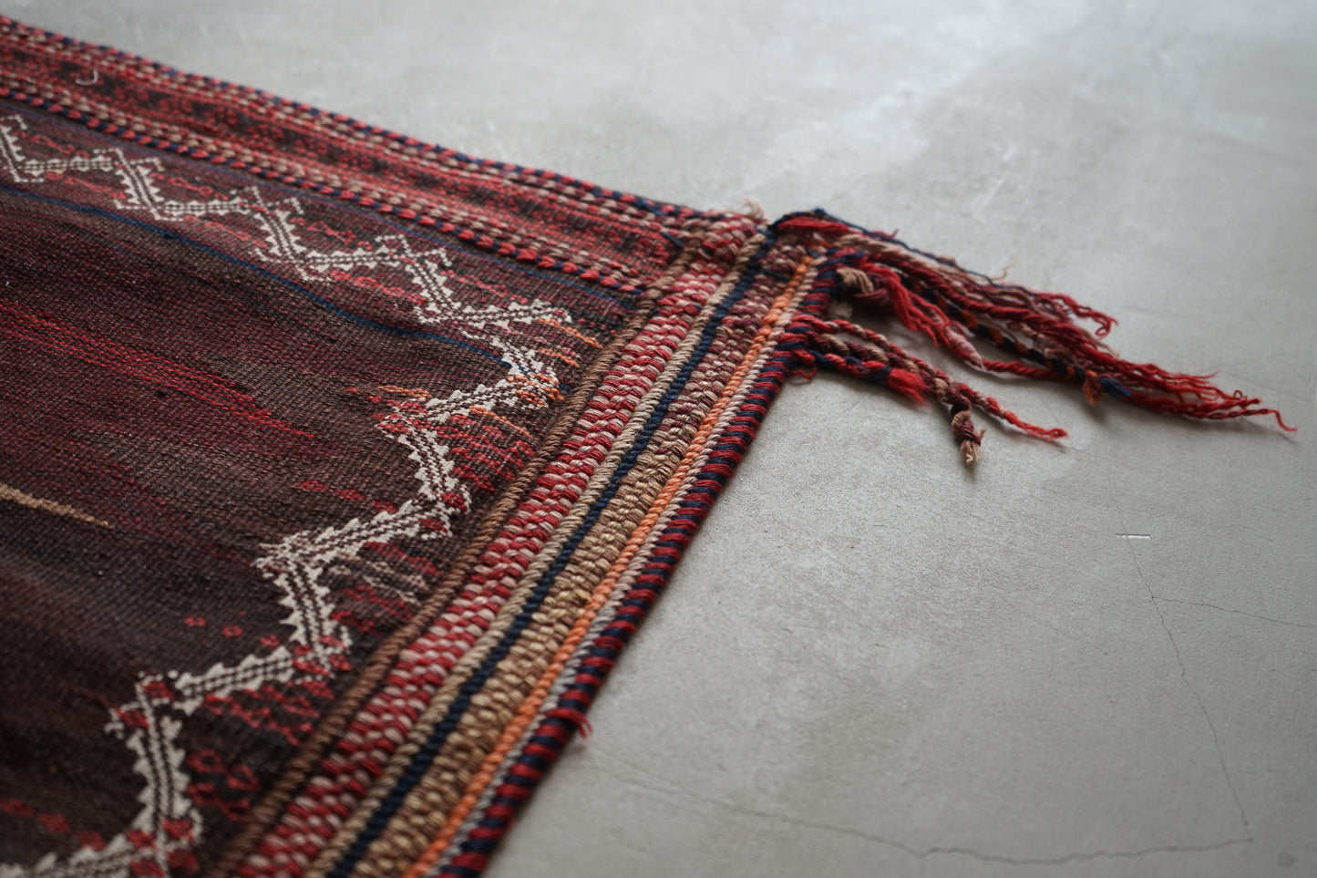 IRAN ANTIQUE AFSHAR TABLECLOTH 1840年代 129 × 126.5 cm