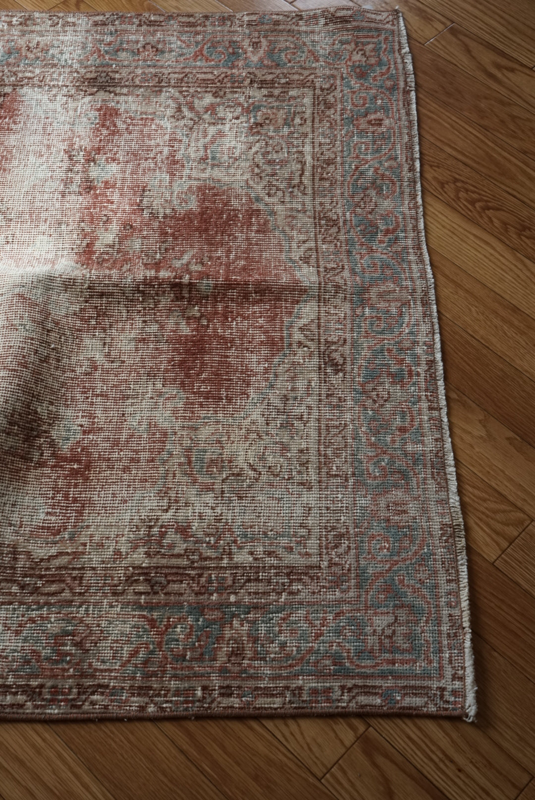 Türkiye Old Isparta Red , Clay blue , Medallion 1960年代 186 × 108 cm No.TR25456