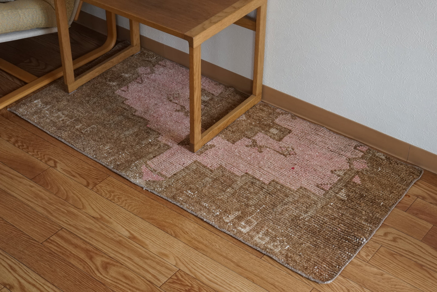 Türkiye Old Oushak Pink , Brown 1968年代 116 × 54 cm No.TR25502 / 国内送料無料