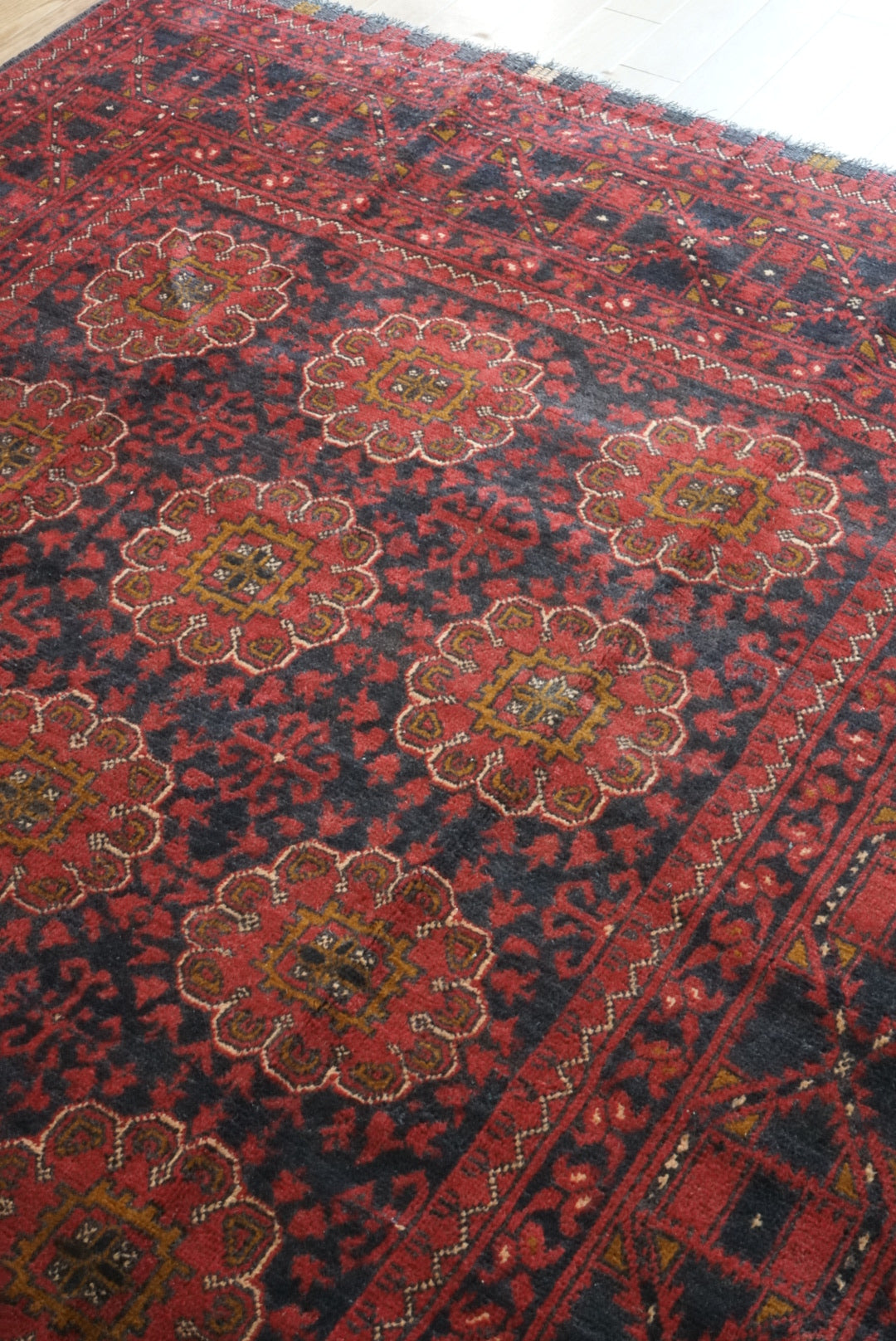 店頭販売 Afghanistan Vintage Turkmen 1980年代 201 × 146.5 cm  No.AF2536 / 国内送料無料・羊毛手織り絨毯
