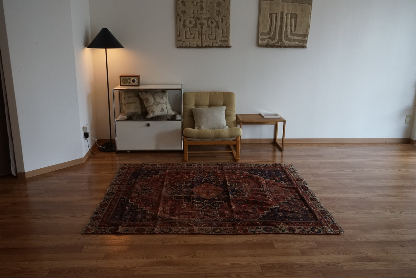 店頭販売 Afghanistan Old Persia Design 1930年代 179.5 × 140.5 cm  No.AF2535 / 国内送料無料・羊毛手織り絨毯