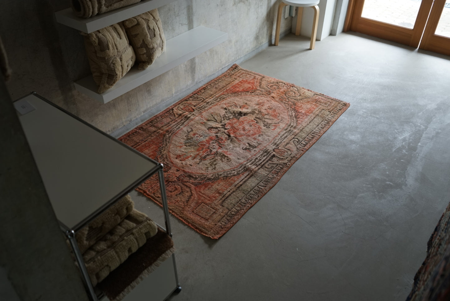 TURKEY OLD ISPARTA ROSE FLOWER 1950-1960年代 161 × 107.5 cm No.TR25129