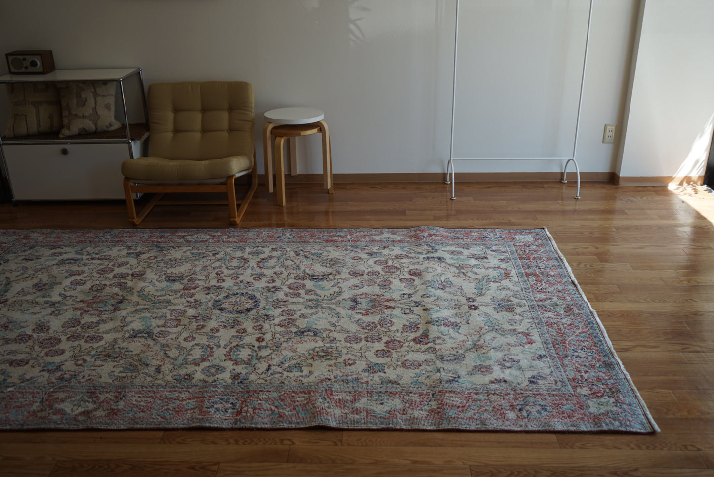 Türkiye Old Isparta Beige Cerulean Blue Floral 1970年代  303 × 160.5 cm No.TR25391