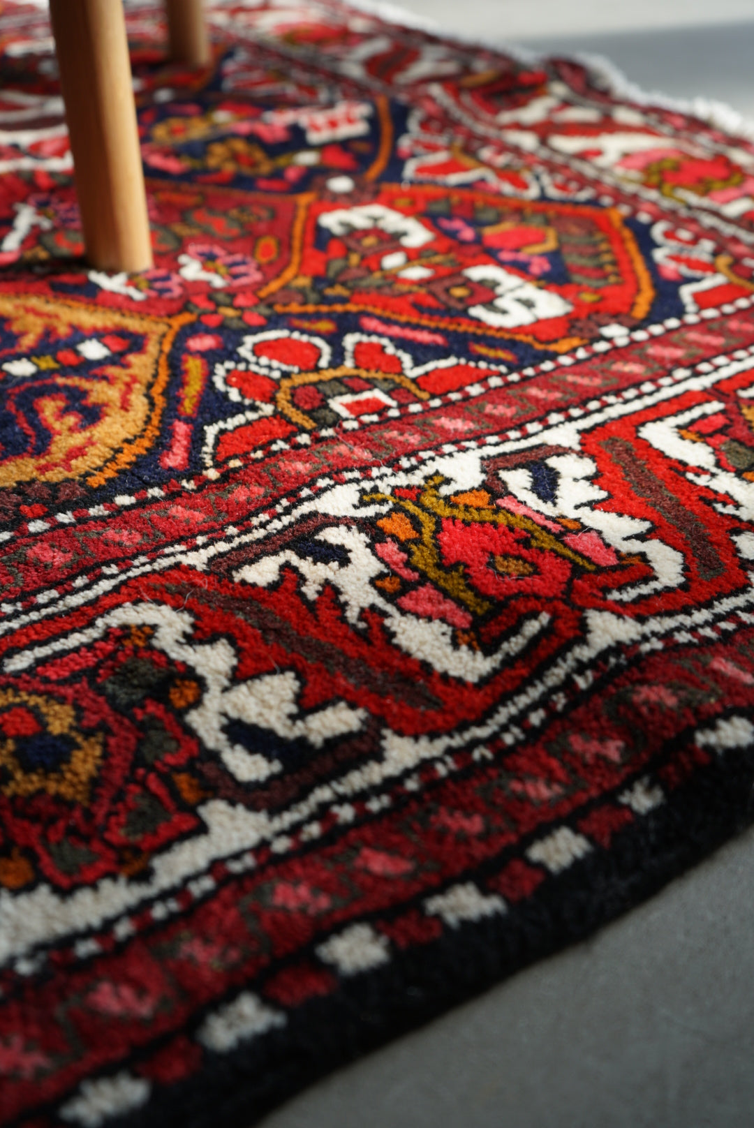 IRAN OLD BAKHTIARI 
SAMAVARI 1950年代 150 × 107 cm / 4'9 × 3'5" ft