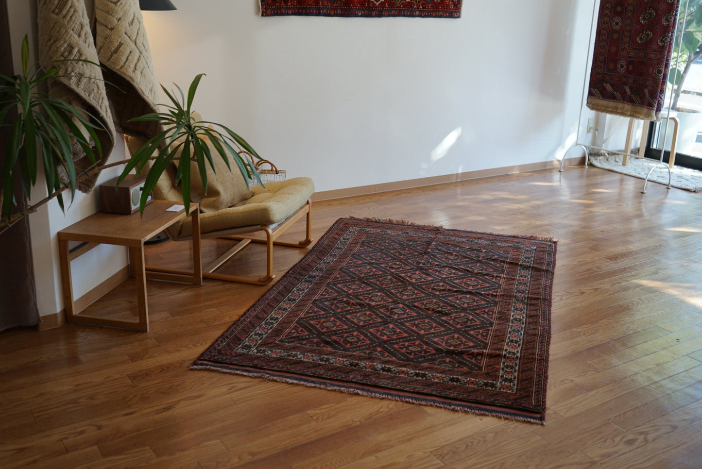 Afghanistan Old Baluch Taimani 1980年代 193 × 123 cm  No.AF2543 / 国内送料無料・羊毛手織り絨毯