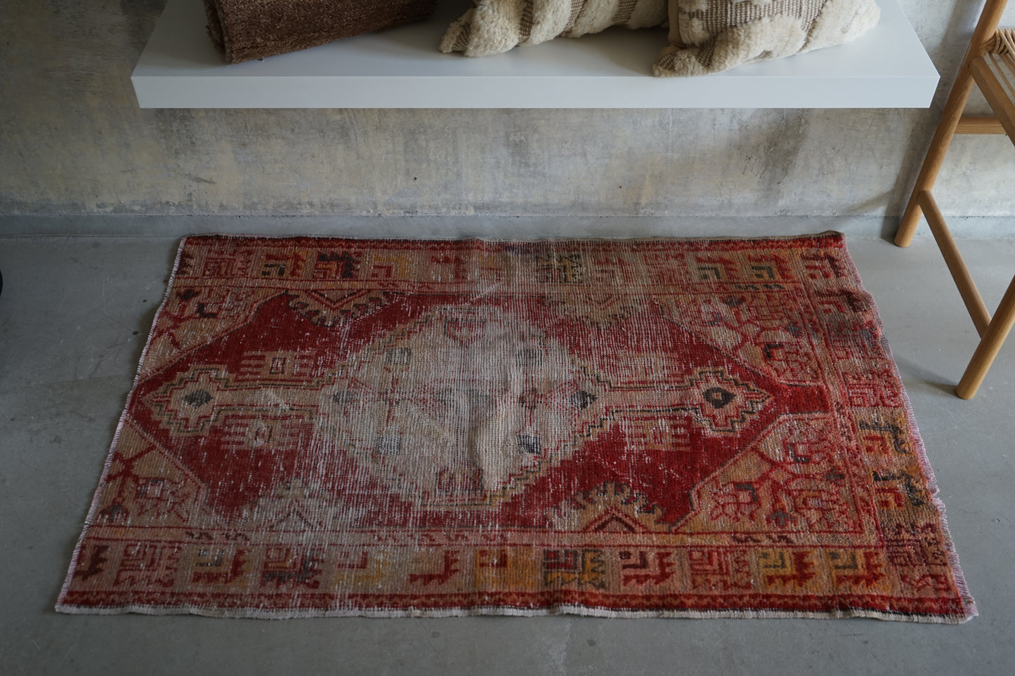 TURKEY VINTAGE SMALL RUG ANATORIA RED 114 × 94 cm No.TR25189