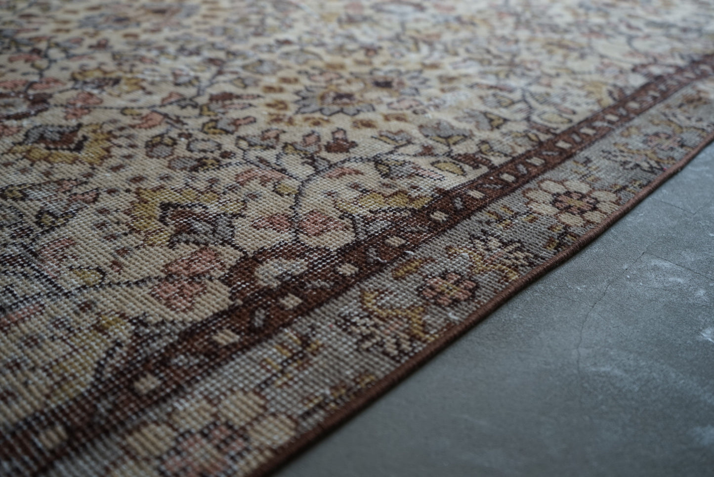 Türkiye Old Isparta Brown Floral 1970年代 204 × 107 cm No.TR25255