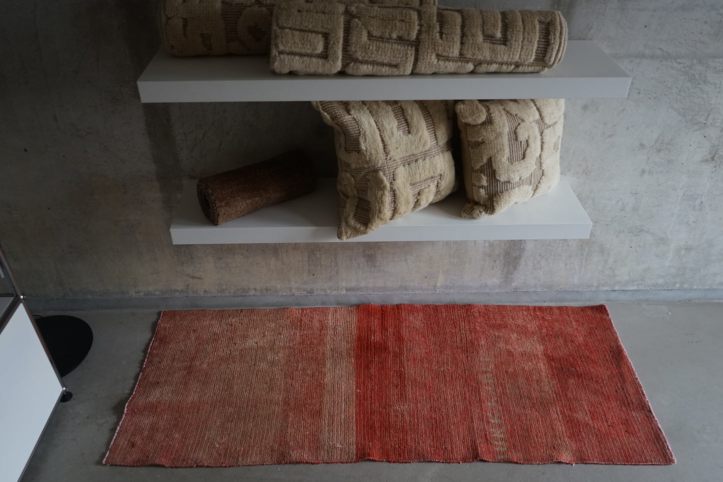 TURKEY OLD OUSHAK SALMON PINK RUNNER 1970年代 148 × 60 cm No.TR25204