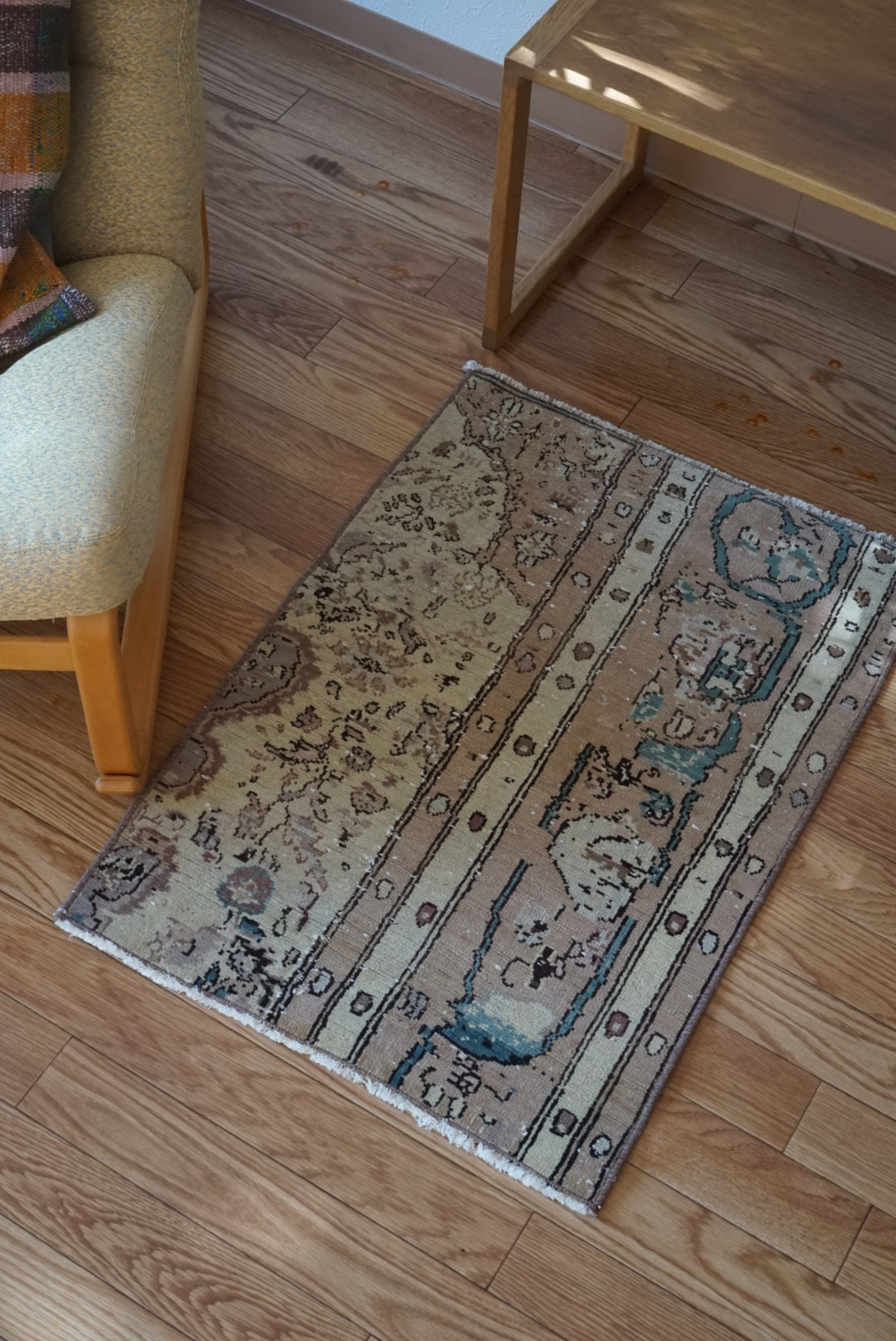 Türkiye Old Oushak Beige , Green Classical Design 1970年代 75 × 53 cm No.TR25468