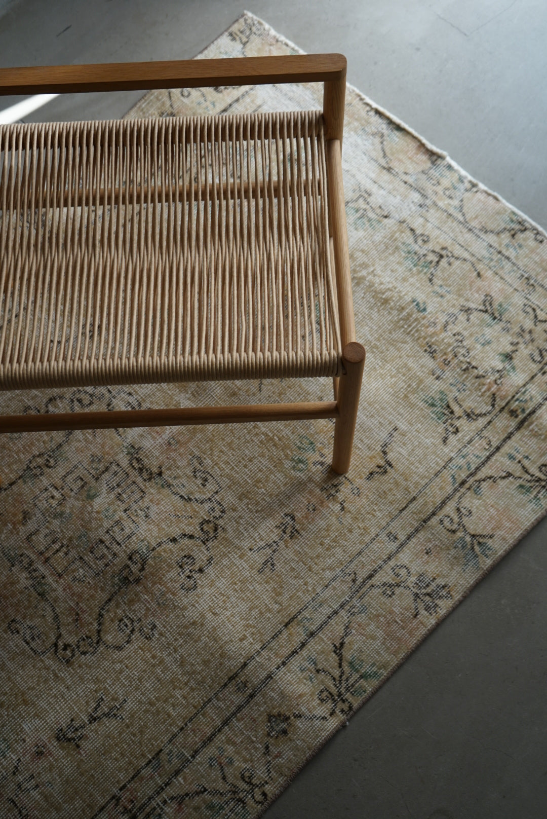 TURKEY OLD ISPARTA YELLOW BEIGE FLOWER 1970年代 194 × 106 cm No.TR25147