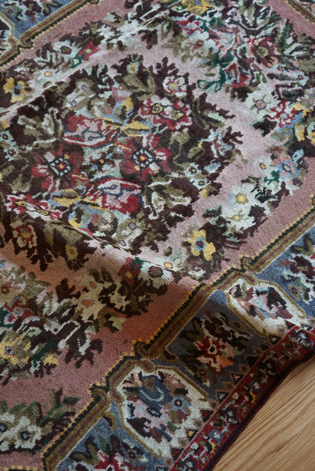 IRAN ANTIQUE BAKHTIARI 
FARADONBEH GOLPATO 1870年代 150 × 114 cm