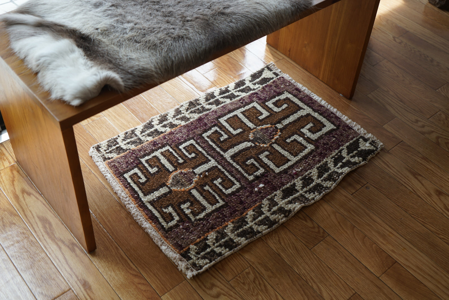 Türkiye Old Oushak Purple 1970年代 72 × 54 cm No.TR25426