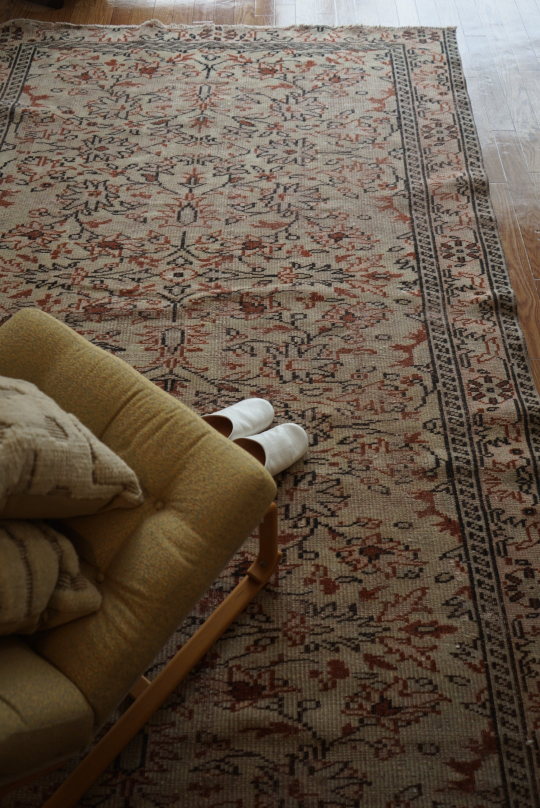 Türkiye Old Kayseri Olive , Beige Flower 1970年代 270 × 169 cm No.TR25389