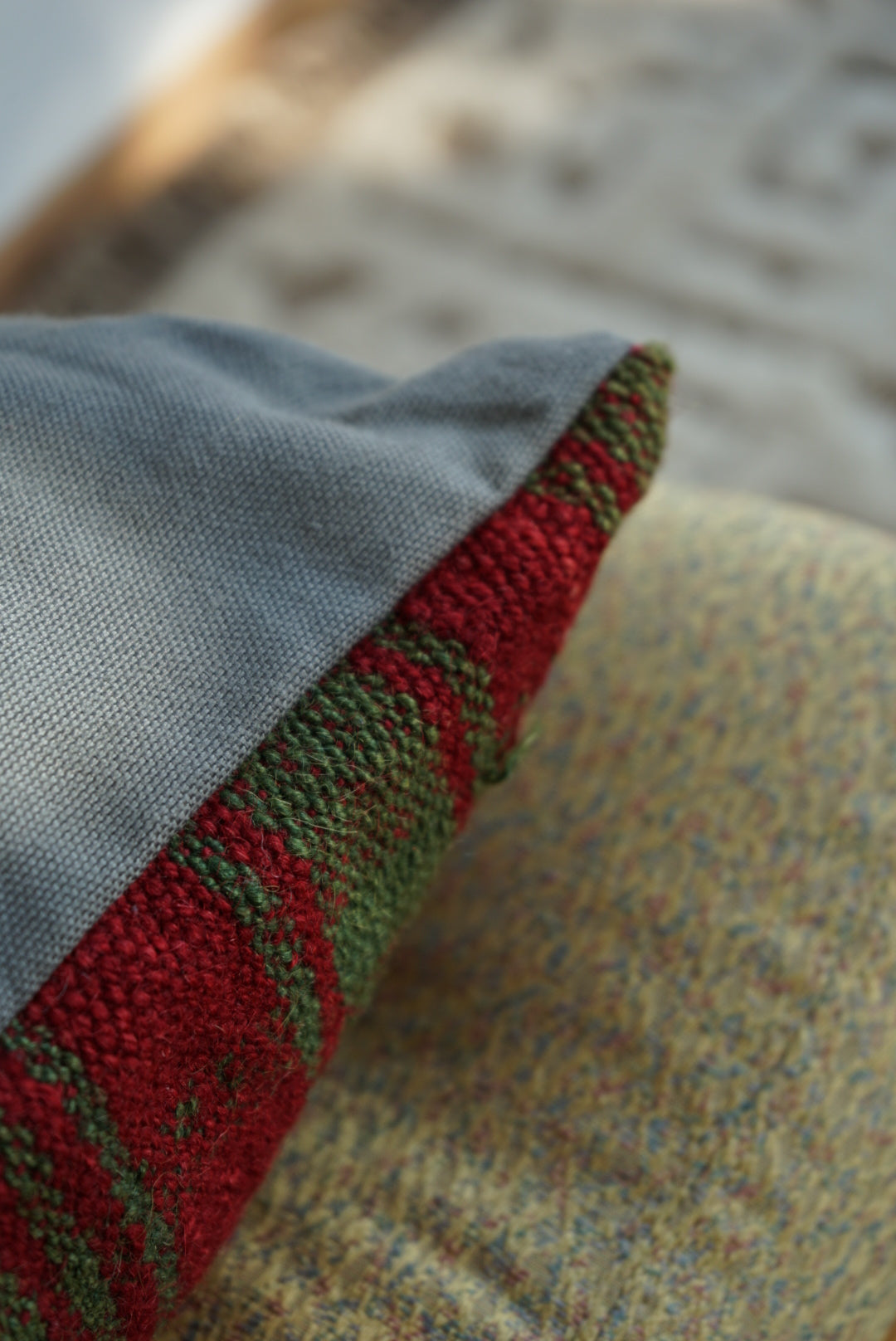 Türkiye Old Kilim Cushion Cover Green , Red Stripe Design 50 × 50 cm No.TR25556 / 送料無料・羊毛手織りキリム