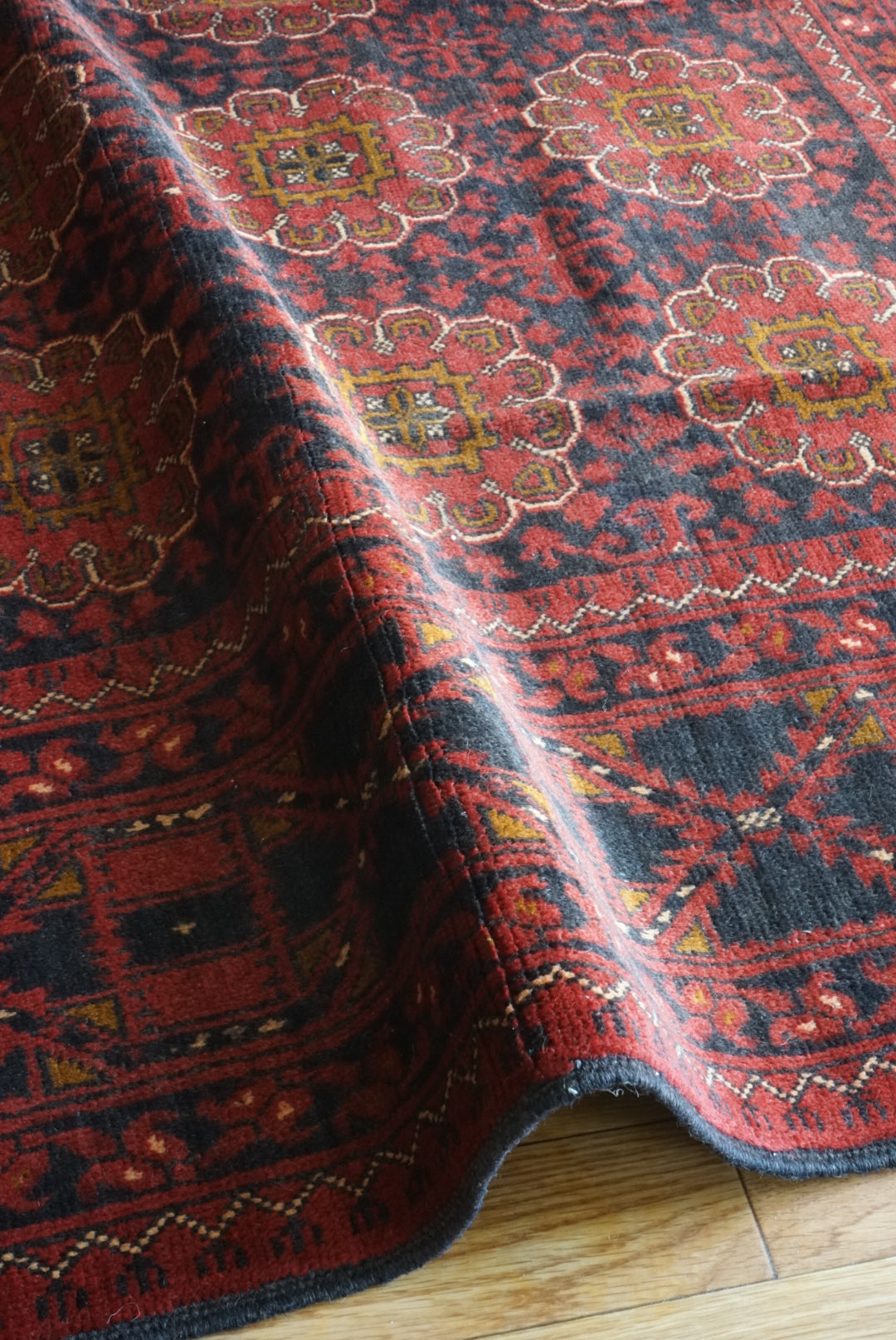 店頭販売 Afghanistan Vintage Turkmen 1980年代 201 × 146.5 cm  No.AF2536 / 国内送料無料・羊毛手織り絨毯