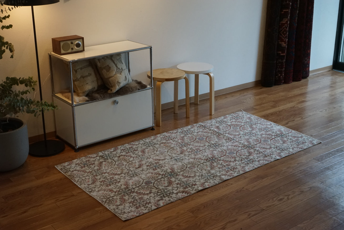 Türkiye Old Isparta Beige , Rose Pink , Botanical 1970年代 194 × 97 cm No.TR25452